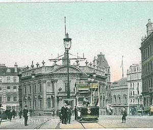 20430 - VINTAGE POSTCARD: GB : SCOTTLAND - DUNDEE - TRAM