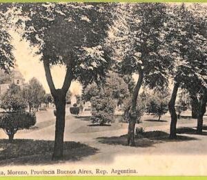 af0205 - ARGENTINA - VINTAGE POSTCARD - Buenos Aires, La Plaza, Moreno