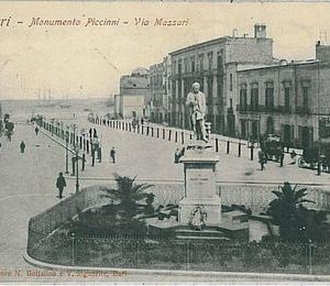 35583   CARTOLINA d'Epoca BARI città - Via MASSARI  1907