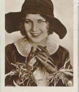 61791 - VINTAGE POSTCARD - CINEMA -  MARY BRIAN