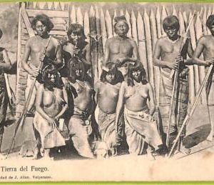 aa5513 - CHILE - Vintage Postcard - INDIOS de Tierra del Fuego