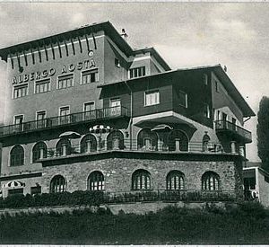 CARTOLINA d'Epoca AOSTA Città - ALBERGO AOSTA