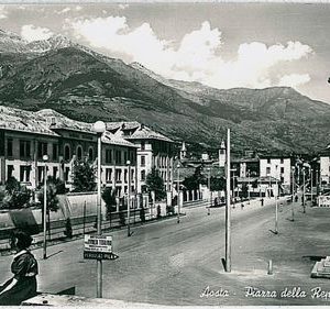 CARTOLINA d'Epoca AOSTA Città - PIAZZA DELLA REPUBBLICA