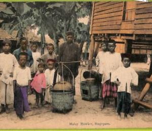 ae9318 - SINGAPORE -  VINTAGE POSTCARD - Malay Hawker - Ethnic