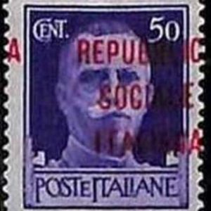 94684f - ITALIA RSI - FRANCOBOLLO: Sass # 493 - Linguellato SOVRASTAMPA Spostata