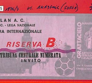 C1205 - BIGLIETTO PARTITA CALCIO Fútbol - 1976/77  MILAN AC vs Akademik Sofia