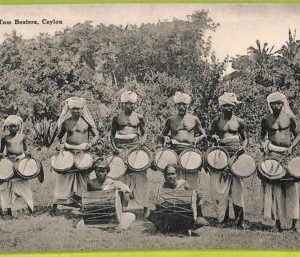 55305 - CEYLON - VINTAGE POSTCARD Ansichtskarten - Tom Tom Beaters - ETHNIC