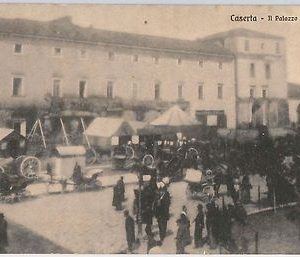 44121 - CARTOLINA d'Epoca - CASERTA Città : PALAZZO VECCHIO - MERCATO!!