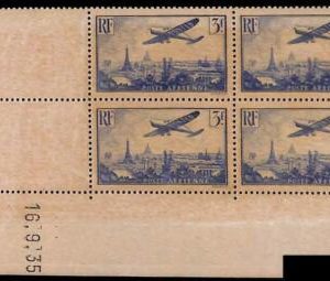 94829b - FRANCE - STAMPS -  Yvert # AIRMAIL 12  - block of 4 coin datee