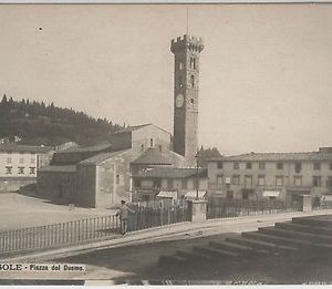 49625   CARTOLINA d'Epoca - FIRENZE provincia - FIESOLE: La Piazza