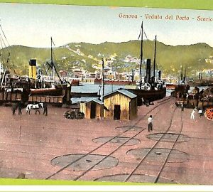 aa9351- CARTOLINA D'EPOCA  GENOVA Città : Venduta del Porto- Scarico carboni