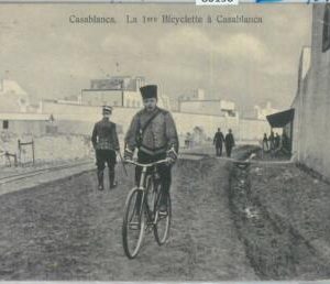 80198 -  Maroc MOROCCO  - VINTAGE POSTCARD -   Casablanca  FIRST BICYCLE !!