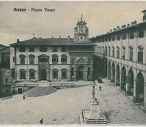 31932  CARTOLINA d'Epoca AREZZO città - PIAZZA VARSARI 1926