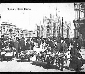 ab1441 - CARTOLINA D'EPOCA - MILANO Città : Piazza Duomo