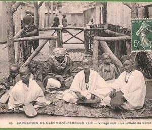 ah2962 - FRANCE - VINTAGE POSTCARD - Clermont-Ferrand READING THE QURAN -  RR!