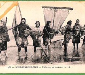 ah2959 - FRANCE - VINTAGE POSTCARD - Boulogne-Sur-Mer - FISHERMEN (WOMEN!)
