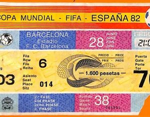 C2239- Vecchio BIGLIETTO PARTITA CALCIO- 1982 POLAND VS BELGIUM