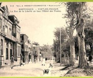 ae9136 - MARTINIQUE -  VINTAGE  POSTCARD - Fort-de-France