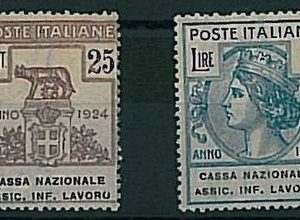 36145  Varietà  ITALIA REGNO:  2 francobolli PARASTATALI con piccola Varietà