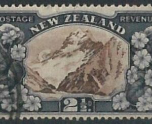 70447 -  NEW ZEALAND - STAMPS - Stanley Gibbons #  560b perf 13 1/2* 14 -   USED