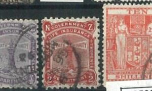 70535 -  NEW ZEALAND - STAMPS - small lot of 3 stamps -     USED