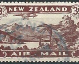 70533 - NEW ZEALAND - STAMPS: Stanley Gibbons #  548a perf 14 * 15 - Fine  USED