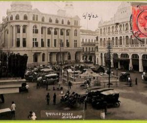 ae9292 - SINGAPORE -  VINTAGE POSTCARD - Raffles Place - 1923