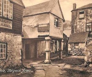 ac4965 - GB  -  VINTAGE POSTCARD: Mousehole CORNWALL