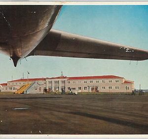 58167 -  ISLAND Iceland -   vintage POSTCARD - AIRPORT
