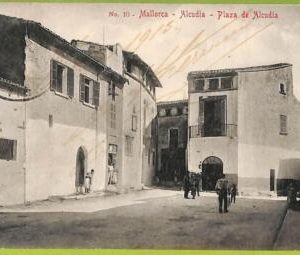 6403- SPAIN - VINTAGE POSTCARD - Mallorca - Alcudia - Plaza de Alcudia