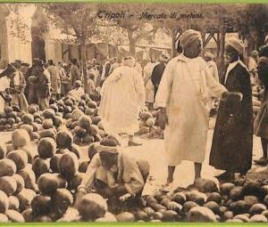 af6457 - LIBYA - VINTAGE POSTCARD - Tripoli - Watermelon market