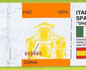 C2554- Vecchio BIGLIETTO PARTITA CALCIO 1985 ITALIA VS SPAGNA