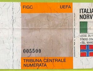 C2555- Vecchio BIGLIETTO PARTITA CALCIO 1985 ITALIA VS NORVEGIA