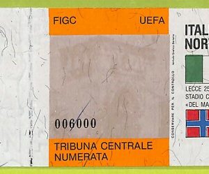 C2557- Vecchio BIGLIETTO PARTITA CALCIO 1985 ITALIA VS NORVEGIA