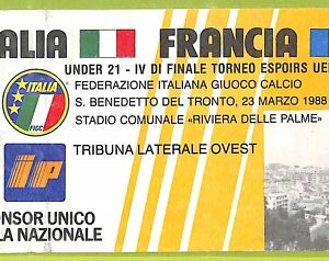 C2589- Vecchio BIGLIETTO PARTITA CALCIO 1988 ITALIA VS FRANCIA