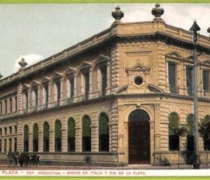af0823 - ARGENTINA - Vintage Postcard - La Plata - Banco de Italia