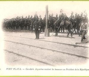 af0826 - ARGENTINA - Vintage Postcard - Port  Plata - Military