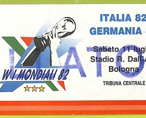 C2665- Vecchio BIGLIETTO PARTITA CALCIO 1992 ITALIA VS GERMANIA