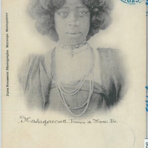 80155 -  MADAGASCAR -  Vintage Postcard - ETHNIC : Nossi-Be  female 1903