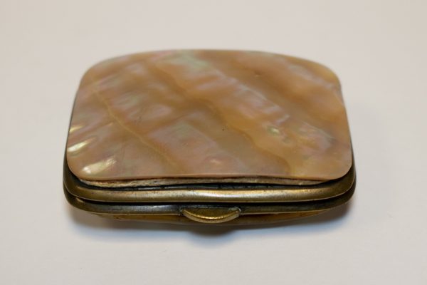 NA0178 - Piccolo Portamonete In Madreperla E Metallo