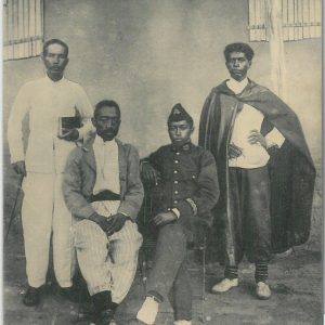 80163 -  MADAGASCAR -  Vintage Postcard - ETHNIC : Nossi-Be  HOVAS  1906