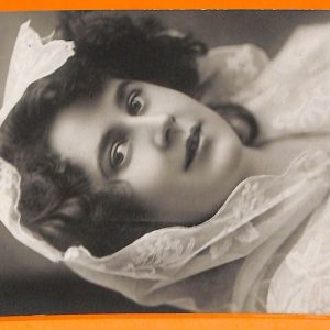 AA8643 -VINTAGE POSTCARD - CINEMA ACTRESS : RETA WALTER