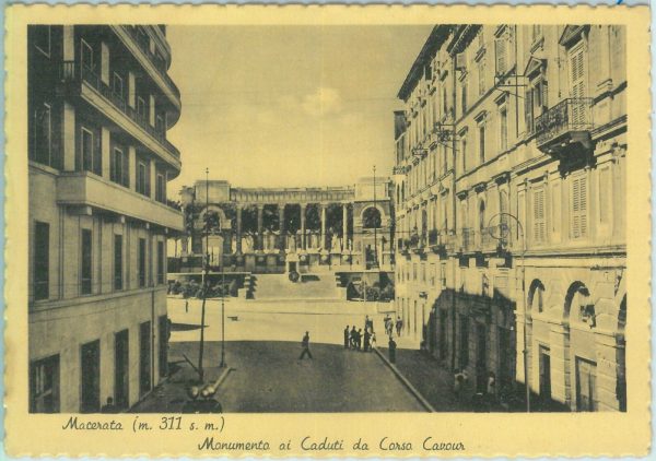 85569 - CARTOLINA d'Epoca: MACERATA città -  MONUMENTO ai CADUTI  1950