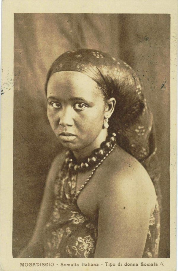 PO299 - SOMALIA ITALIANA - Storia Postale - SASSONE 74*2 + 75 su CARTOLINA 1926 - immagine 2