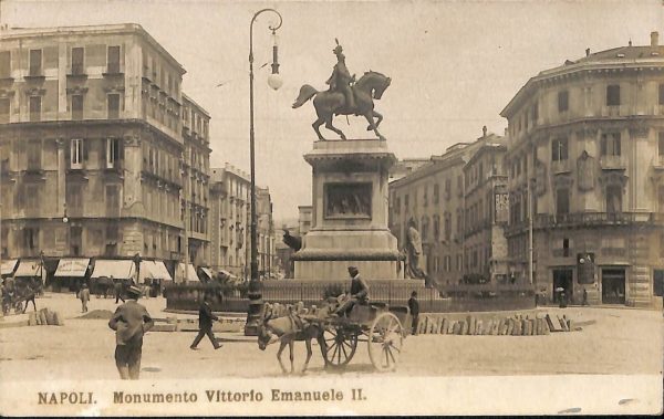 ab8061 - CARTOLINA  D'EPOCA - Napoli  Città - Monumento Vittorio Emanuele II