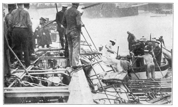P2701 - US , 4 POST CARDS AND 2 PHOTOS, SINKING OF THE SHIP EASTLAND 1915 - immagine 4