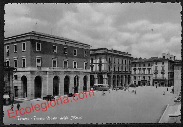 ai7466 - CARTOLINA D' EPOCA - Teramo Città - Piazza Martiri della Libertà