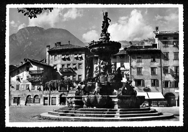 ab5468 - CARTOLINA  D'EPOCA - Trento Città : FONTANA DEL NETTUNO