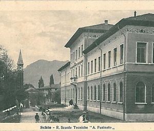 09703  CARTOLINA d'Epoca - VICENZA: SCHIO - SCUOLA