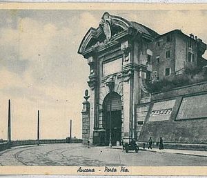 29067 CARTOLINA d'Epoca ANCONA città : PORTA PIA